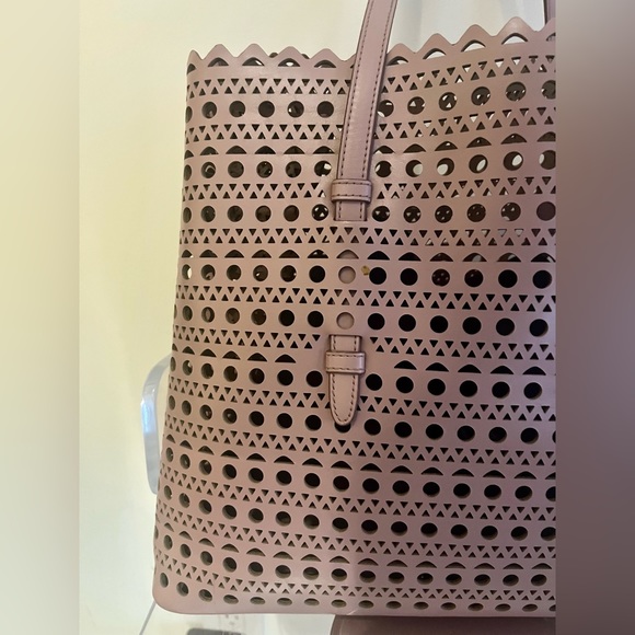 ALAIA Laser Cut Tote - Sandy - Picture 3 of 14